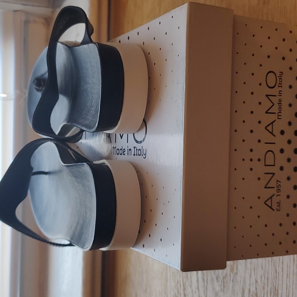 Sandals - Picture 4 of 5